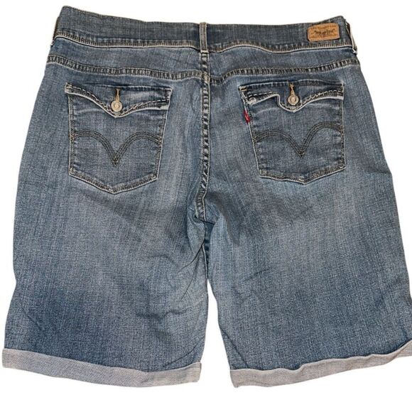Women's Levi's 515 Bermuda Style Mid-Rise Denim Jean Shorts - Size 16 - Picture 2 of 5